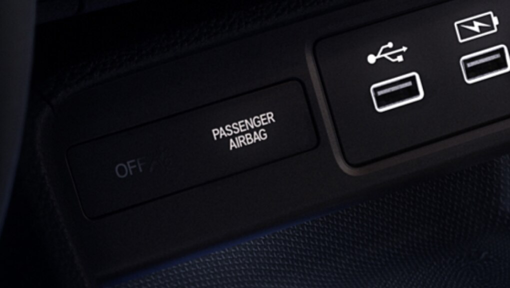 View from driver’s seat of Honda Civic Hatchback passenger airbag icon