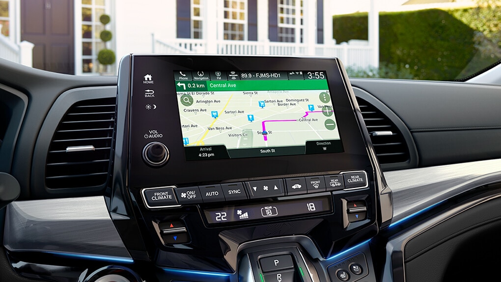 The Honda Satellite-Linked Navigation System™ in the 2021 Honda Odyssey.