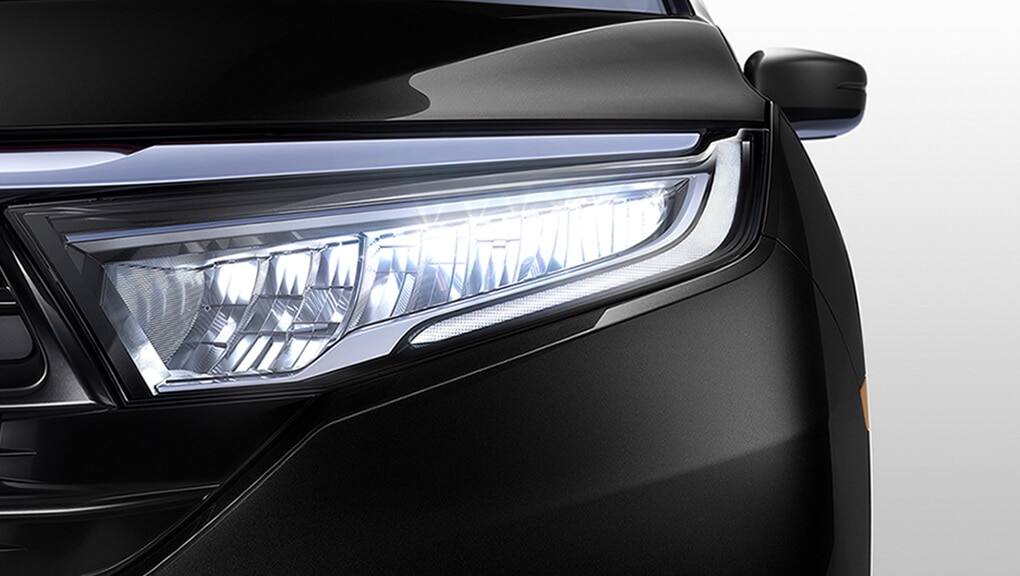 Image of the 2021 Honda Odyssey auto high beam.