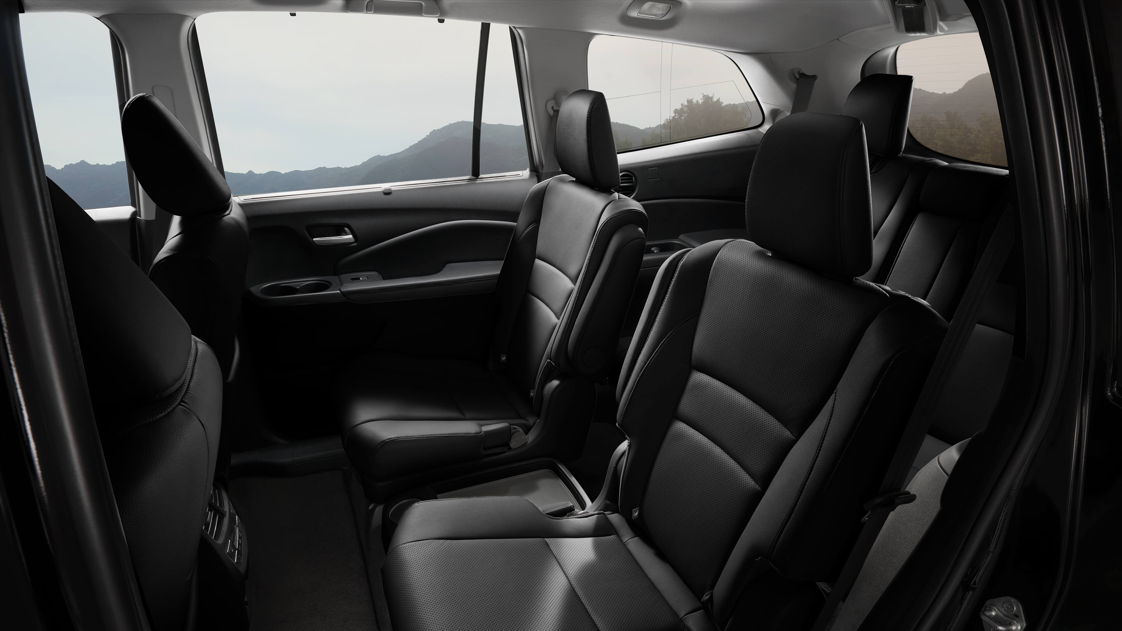 2020 Honda Pilot 2nd and 3rd-row seating