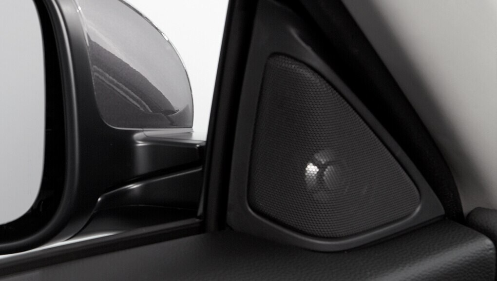 Image of 2020 Honda Accord Hybrid speaker.