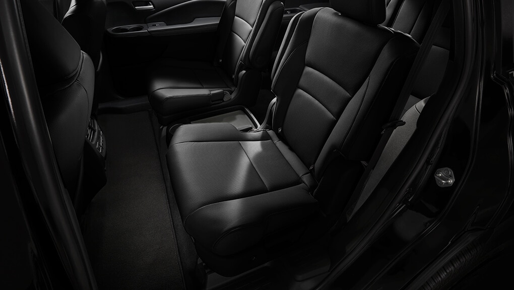 2021 Honda Pilot interior one-touch second row seats