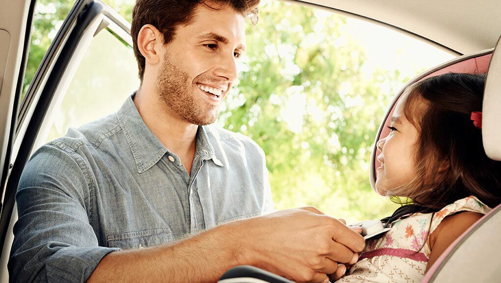 Image d’un siège pour enfant installé adéquatement dans la Honda Accord hybride 2020.