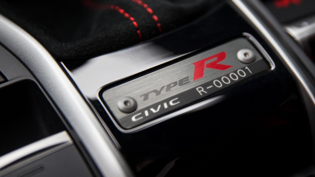 Image of 2018 Civic Type R serial number plate