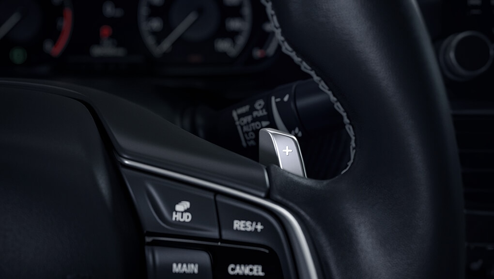 Image of 2020 Honda Accord Sedan paddle shifter.