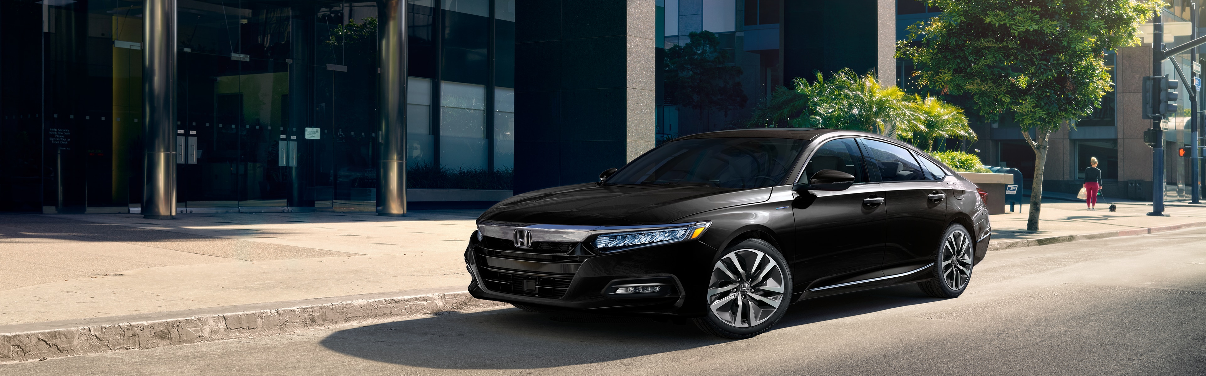 Image of 2021 Honda Accord Hybrid front.