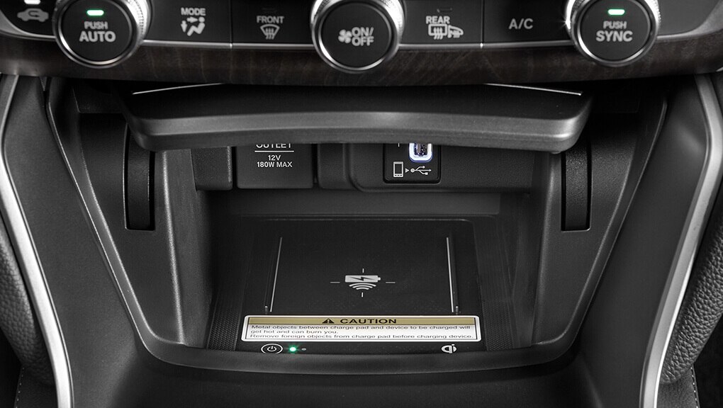 Image du tapis de recharge sans fil de la Honda Accord hybride 2021.